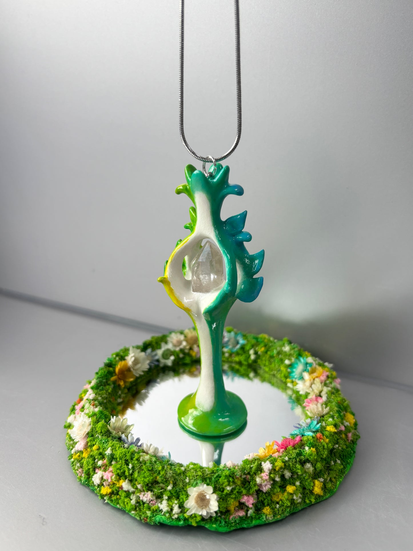 Daydream Foliage Pendant