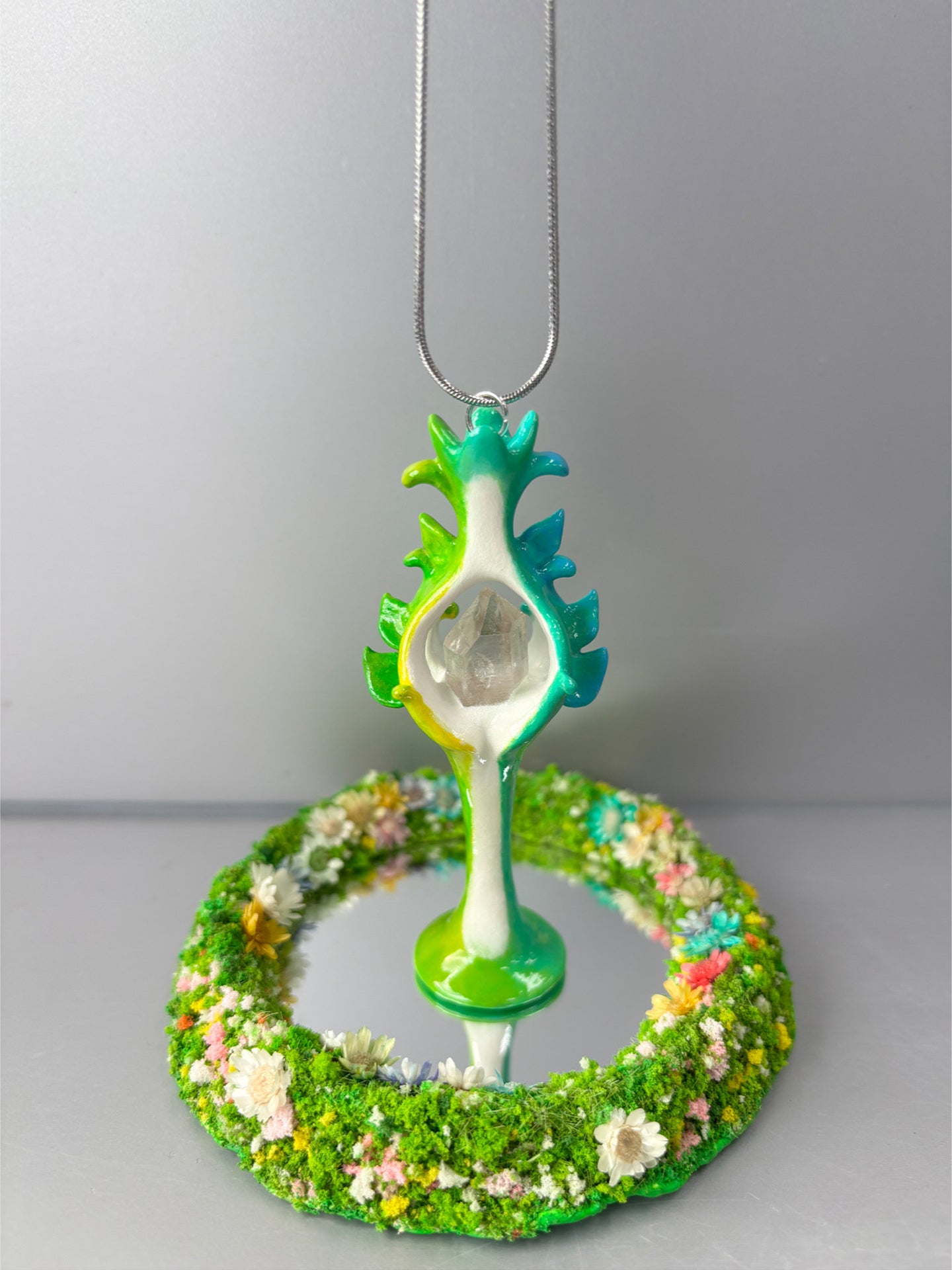 Daydream Foliage Pendant
